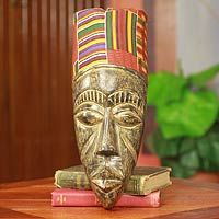 Máscara africana, 'Frafra Identity' - Máscara africana tallada a mano con tela Kente de Ghana