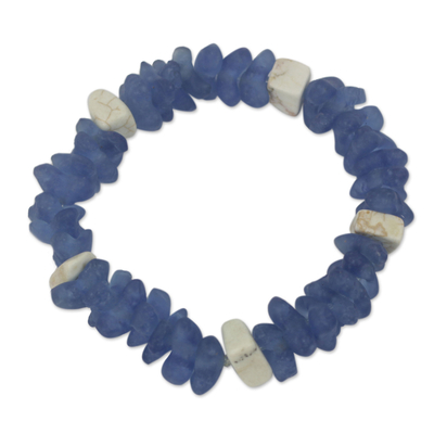 Recycled glass and agate bracelet, 'Forever True' - Handmade Stretch Bracelet of Recycled Glass and Agate