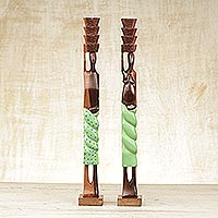 Esculturas africanas de madera de ébano, 'Pareja con cestas' (par) - Esculturas artesanales masculinas y femeninas de madera de ébano (par)