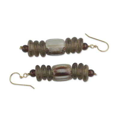 Perlenohrringe, „Xose in Beige“ – afrikanische Ohrringe, handgefertigt aus recycelten Perlen