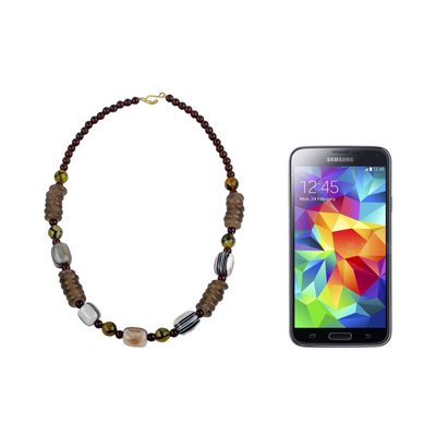 Perlenohrringe, „Xose in Beige“ – afrikanische Halskette, handgefertigt aus recycelten Perlen