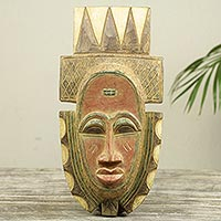 Máscara de pared de madera africana, 'Fia' - Máscara de pared de madera del jefe tribal africano tallada a mano