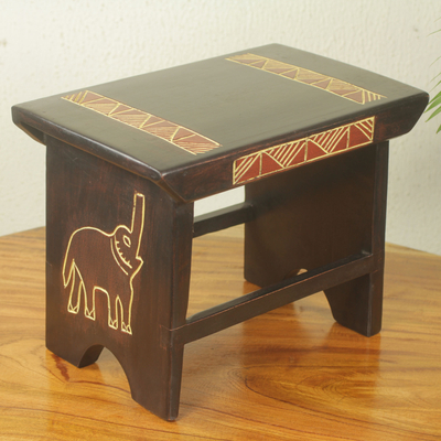 Taburete de madera, 'Elefante africano' - Taburete de elefante de madera de sésamo africano hecho a mano