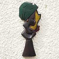 Escultura de madera, 'Mano Bendita' - Escultura de madera ghanesa tallada a mano multicolor