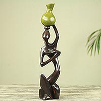 Escultura de madera, 'El Portador de Agua' - Mujer con Jarra de Agua Escultura Madera Tallada a Mano