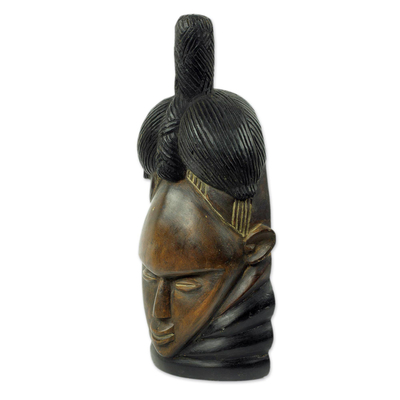Afrikanische Holzmaske, 'Mende' - Von Hand gefertigte afrikanische Holzmaske im Mende-Stil