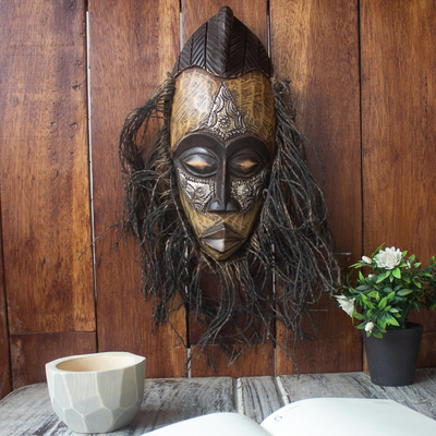 Afrikanische Maske aus Holz und Aluminium - Original afrikanische Stammestanzmaske aus Holz und Metall gefertigt