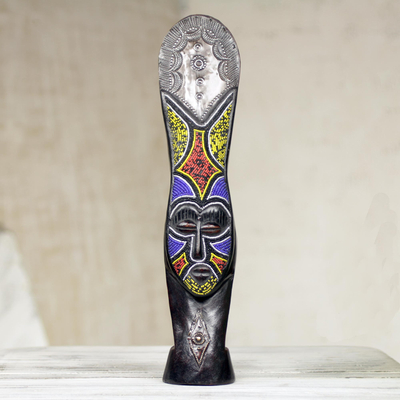 Afrikanische Holzmaske, 'Nawa' - Kunsthandwerklich gefertigte Tischmaske aus westafrikanischem Holz aus Ghana