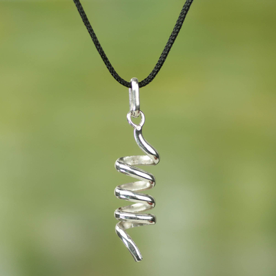 Halskette mit Anhänger aus Sterlingsilber - Handgefertigte Halskette mit Spiralanhänger aus Sterlingsilber