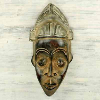 Afrikanische Holzmaske, 'Kwadwo' - Afrikanische Wandmaske eines Akan-Mannes, handgeschnitzte Holzkunst