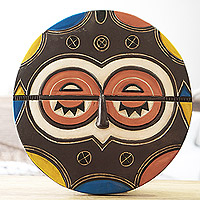 Máscara de madera africana, 'Teke-Tsaye' - Máscara africana colorida artesanalmente Teke-Tsaye
