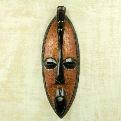 Afrikanische Holzmaske, 'Borre' - Original afrikanische Regenholzmaske, handgefertigt in Ghana