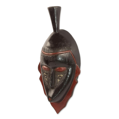 Afrikanische Holzmaske, „Ekumpo“ – handgeschnitzte afrikanische Maske aus schwarzem und rotem Holz aus Ghana