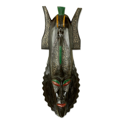 Máscara de madera africana, 'Mmerichukwu' - Máscara de pared de madera africana artesanal de la victoria de Dios
