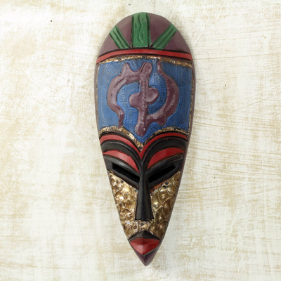 Máscara africana de madera y latón de sese. - Máscara de placa de latón de madera africana hecha a mano gye nyame ghana