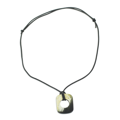 Halskette mit Stierhorn-Anhänger - Afrikanische Stierhorn-Unisex-Anhänger-Halskette