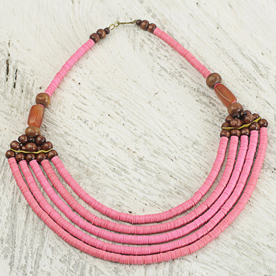 Collar de cuentas - Collar artesanal de abalorios rosas con ágata de madera de sesé y cuero