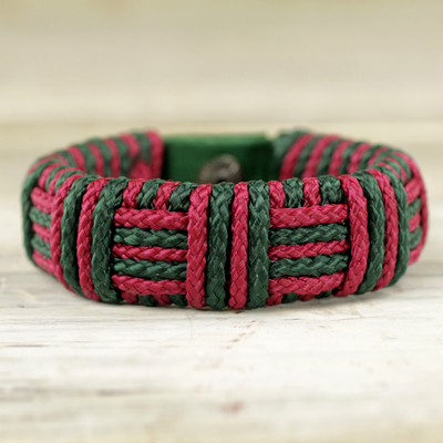 Pulsera de cordón - Pulsera de rayas de cordón rojo y verde hecha a mano en Ghana
