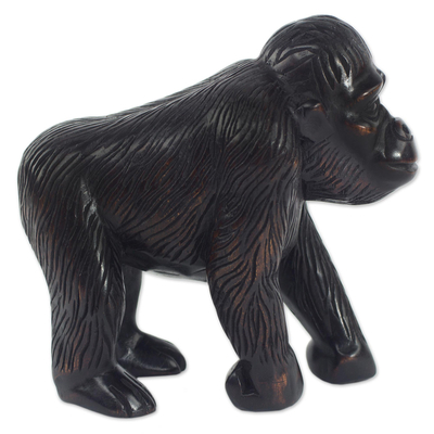 estatuilla de madera - Estatuilla de gorila de madera de Sese tallada a mano de Ghana
