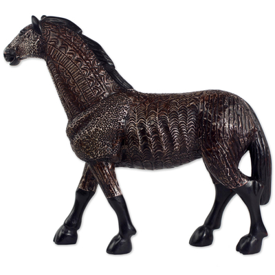 Escultura de caballo de madera, 'Ponko' - Estatua africana de caballo de madera tallada a mano por artesano de Ghana