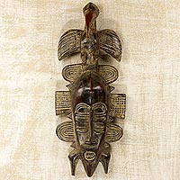 Máscara de madera africana, 'Aerial Glory' - Máscara de pared de madera artesanal de Ghana con motivo de pájaro