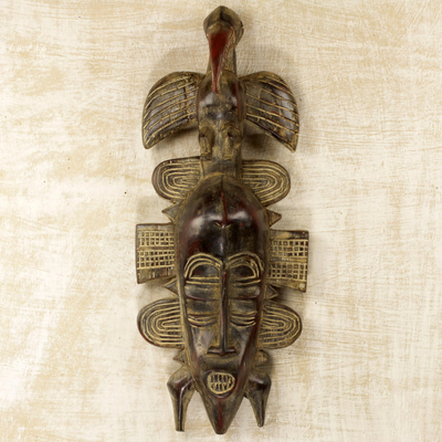 Afrikanische Holzmaske - Handgefertigte Wandmaske aus ghanaischem Holz mit Vogelmotiv