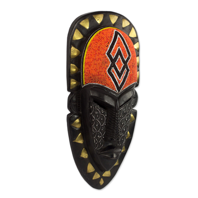 Máscara de madera africana - Máscara de madera africana hecha a mano con cuentas y detalles en latón
