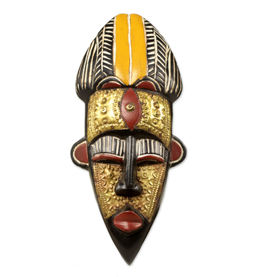 Máscara de madera africana, 'Makena' - Máscara de pared de madera africana hecha a mano con detalles en latón
