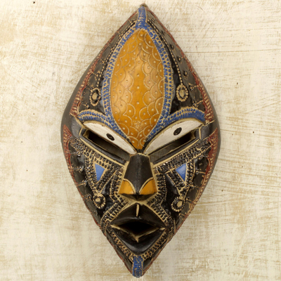 Máscara de madera africana - Máscara de pared ghanesa hecha a mano con detalles en aluminio