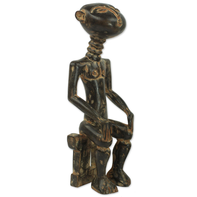 Holzskulptur, 'Ashanti-Männchen'. - Handgefertigte Holzskulptur eines sitzenden Mannes aus Ghana