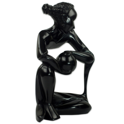 Holzskulptur - Handgeschnitzte schwarze abstrakte Skulptur aus Ghana