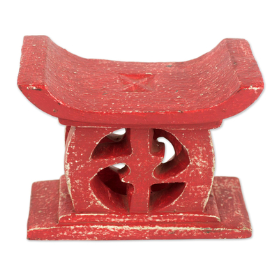 Mini-Dekohocker aus Holz – Handgeschnitzter dekorativer Minihocker aus rotem Holz aus Ghana