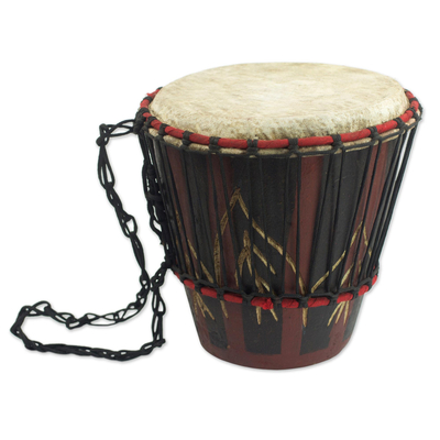 Tambor bongó de madera, 'Rítmico' - Tambor de bongó de madera de tweneboa tallado a mano de Ghana