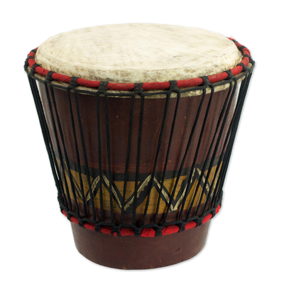Holz-Bongo-Trommel, 'Herzschlag - Handgeschnitzte Bongo-Trommel aus Zweneboa-Holz aus Ghana
