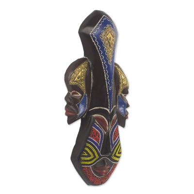 Afrikanische Holzmaske - Perlenbesetzte dreigesichtige afrikanische Wandmaske aus Holz, handgefertigt