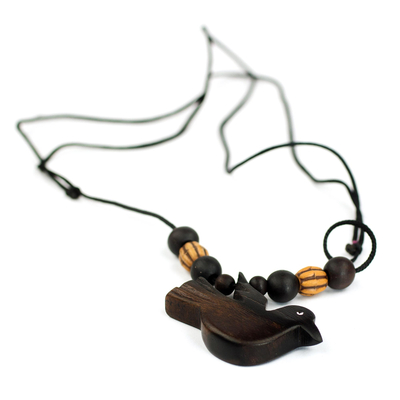Holzanhänger-Halskette, 'Siegesvogel'. - Friedensvogel-Handwerker kunsthandwerklich hergestellte Holzanhänger-Halskette aus Ghana