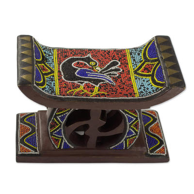 Mini taburete decorativo de madera con cuentas, 'Adinkra Sankofa' - Mini taburete africano decorativo con cuentas y símbolos Adinkra