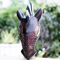 Afrikanische Holzmaske, „Zebrakopf“ – handwerklich gefertigte afrikanische Zebramaske aus Holz und Aluminium