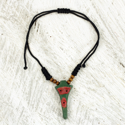 Halskette mit Holzanhänger - Verstellbare Halskette aus Sese-Holz in Rot und Grün aus Ghana