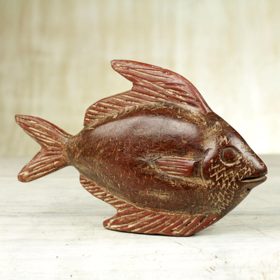 Escultura de madera - Escultura de madera de Sese de un pez por un artista ghanés