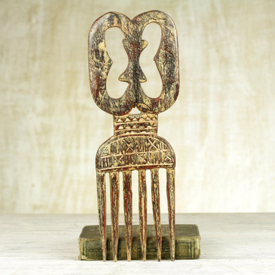 Holzkamm - Dekorativer Kamm aus Sese-Holz mit rustikalem Finish aus Ghana