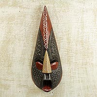 Máscara de madera africana, 'Abotare' - Máscara de madera Sese de África Occidental hecha a mano y revestimiento de aluminio