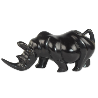 Escultura de caoba, 'Hardy Rhinoceros' - Escultura de rinoceronte de madera de caoba hecha a mano de Ghana