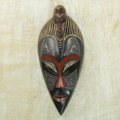 Máscara de madera africana - Máscara de pared de madera y aluminio de Sese hecha a mano en Ghana