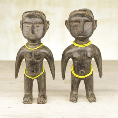 Holzfiguren, (Paar) - Paar Figuren aus Sese-Holz und recyceltem Glas aus Ghana