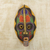 Máscara africana de madera con cuentas - Máscara de madera de caucho africana con cuentas de vidrio reciclado de Ghana