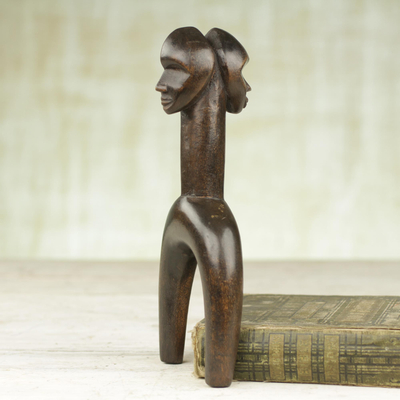 Dekorative Holzschleuder, 'Dan Fighter' - Sese Wood Cultural Decorative Slingshot aus Ghana