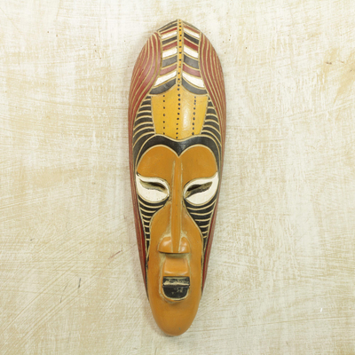 Afrikanische Holzmaske - Handgeschnitzte gelbe Akoni-Kriegermaske aus Gummibaumholz aus Ghana