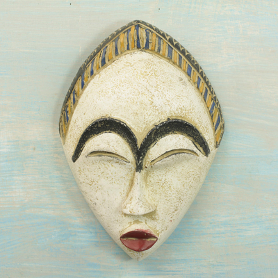Máscara de madera africana - Máscara de belleza adesewa blanca de madera de sesé tallada a mano artesanal