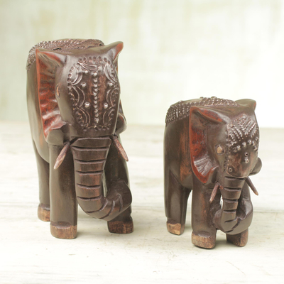 Holzstatuetten, (Paar) - Zwei braune Elefantenstatuetten aus Sese-Holz aus Ghana